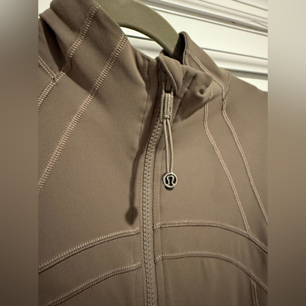 Lululemon Define Jacket Nulu NOMAD Size 10 EUC Full Length - Picture 3 of 6
